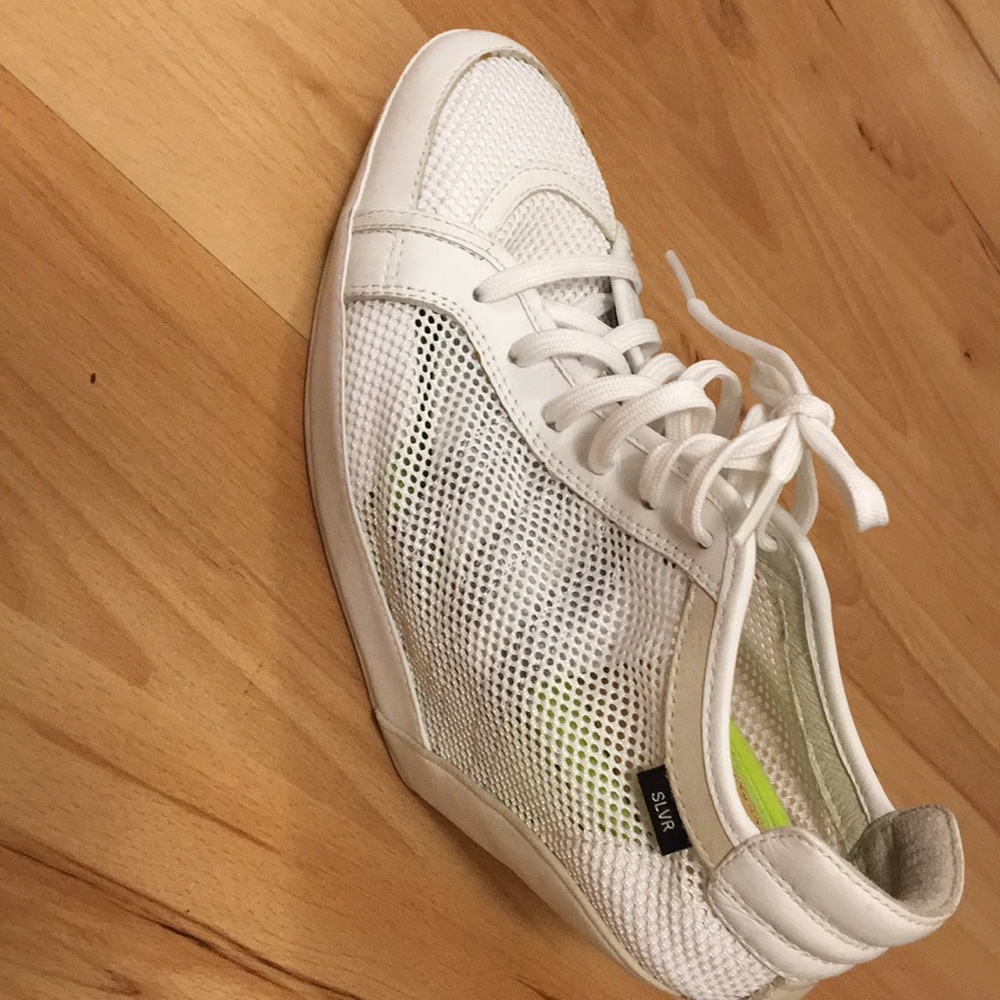 Adidas - Picture 3 of 5